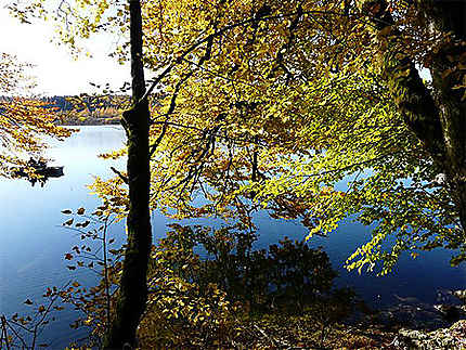 Lac de Bonlieu en automne
