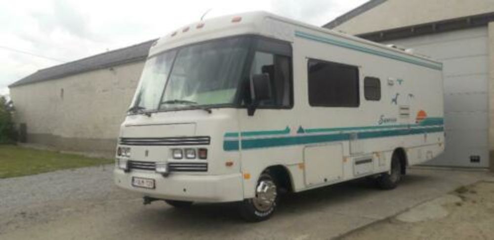 Re: Camping Car Américain Intégral (Poids lourd) - winnebago1