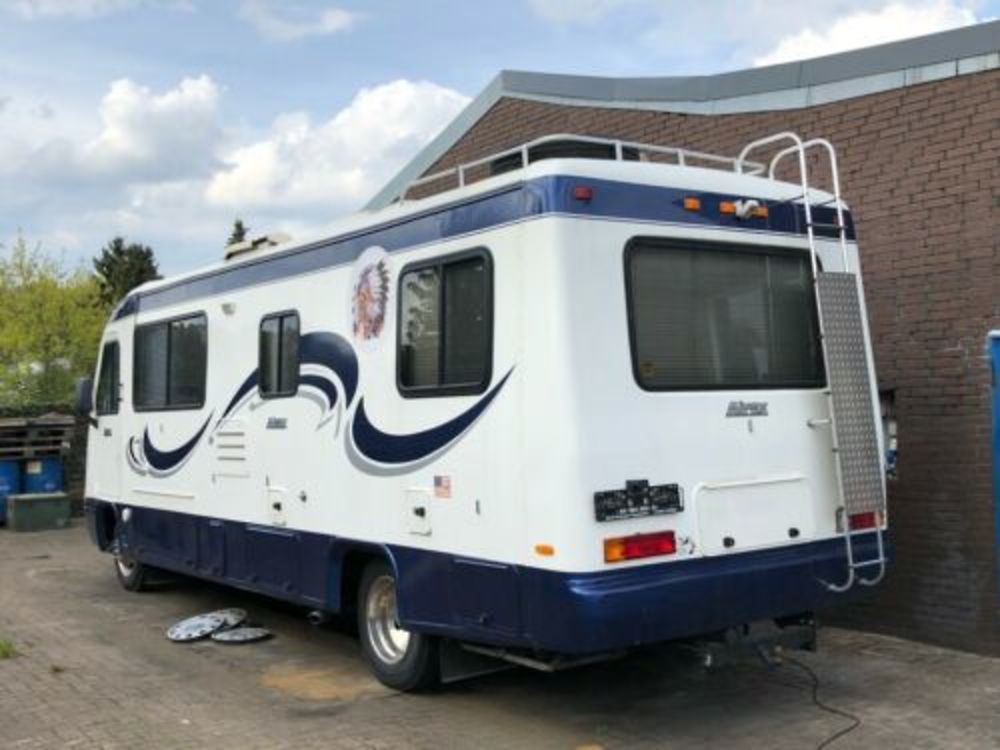Re: Camping Car Américain Intégral (Poids lourd) - winnebago1