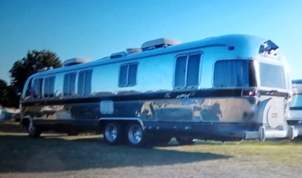 Re: Camping Car Américain Intégral (Poids lourd) - jeanpierre07000