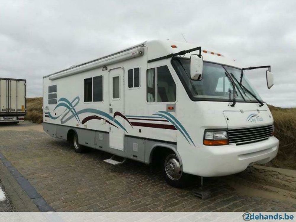 Re: Camping Car Américain Intégral (Poids lourd) - winnebago1