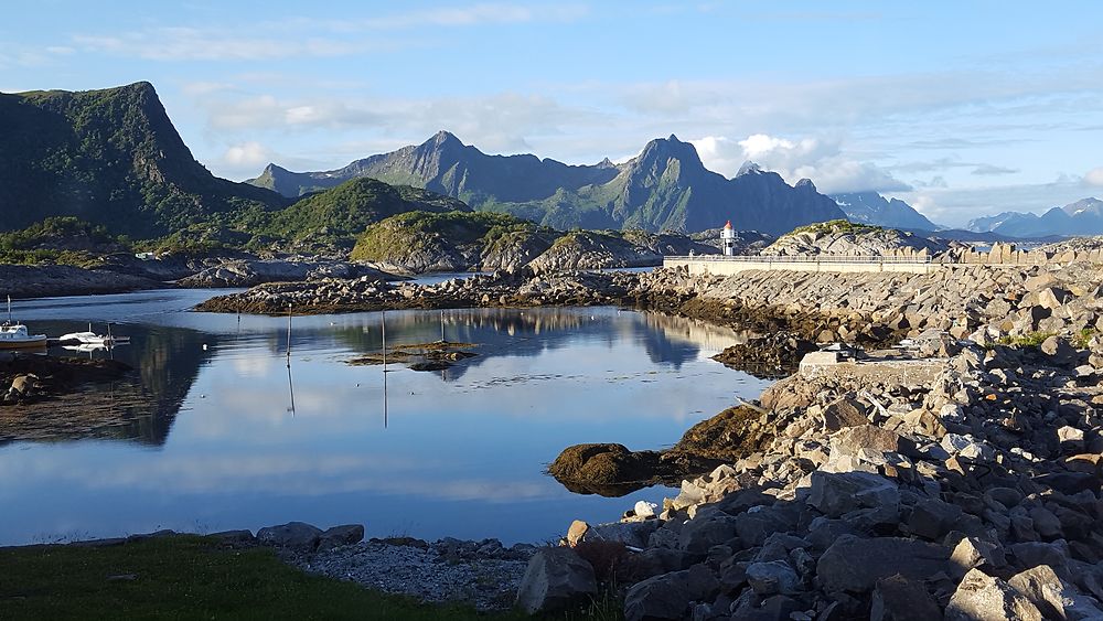 Soleil de minuit en Juin - retour de Kabelvag, Iles Lofoten (Norvège) - Zoreillette