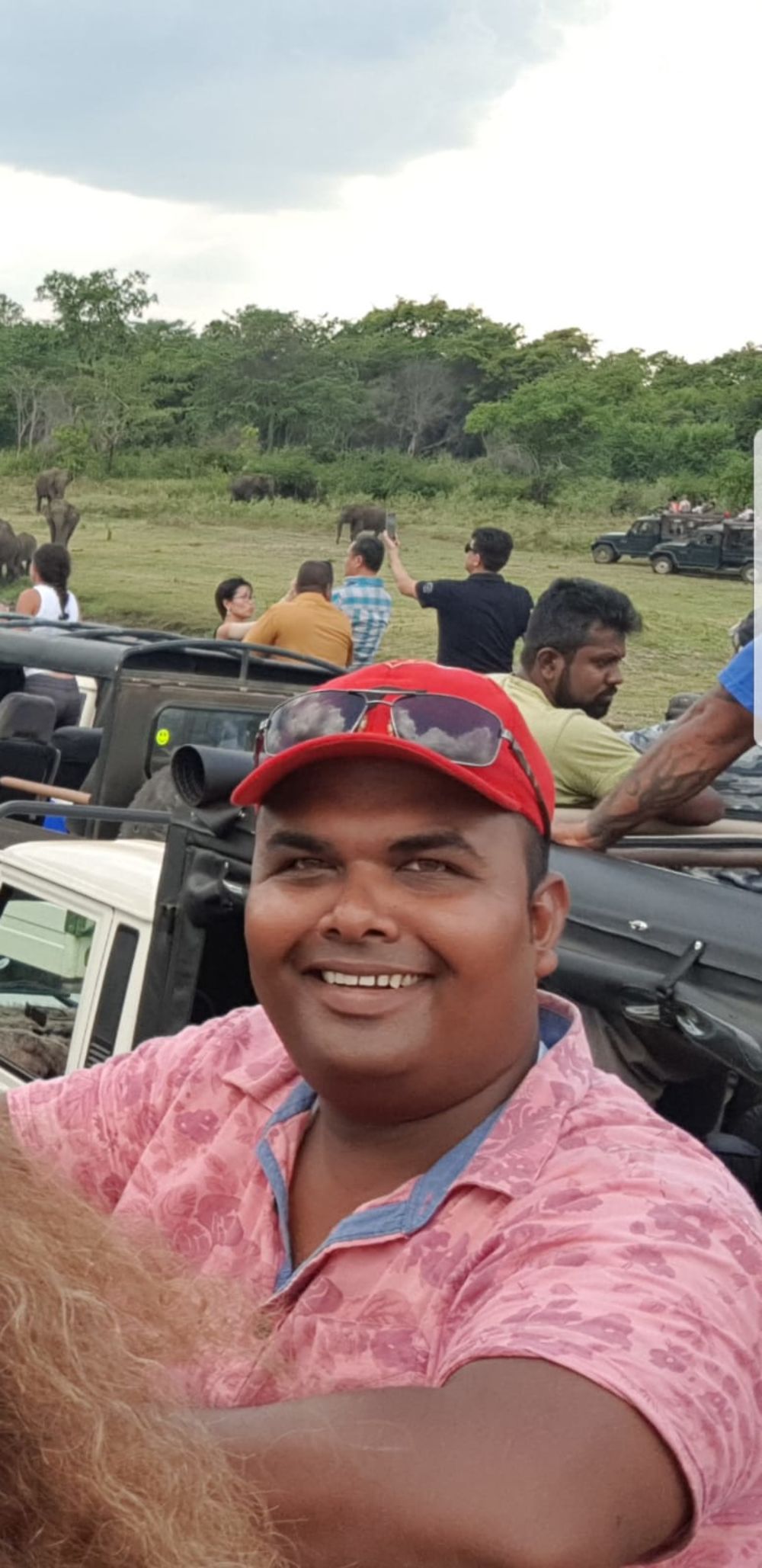 Re: Super chauffeur, adorable, honnête et connaissant le Sri Lanka parfaitement (y compris hors des sentiers battus par les touristes!) - NathSri