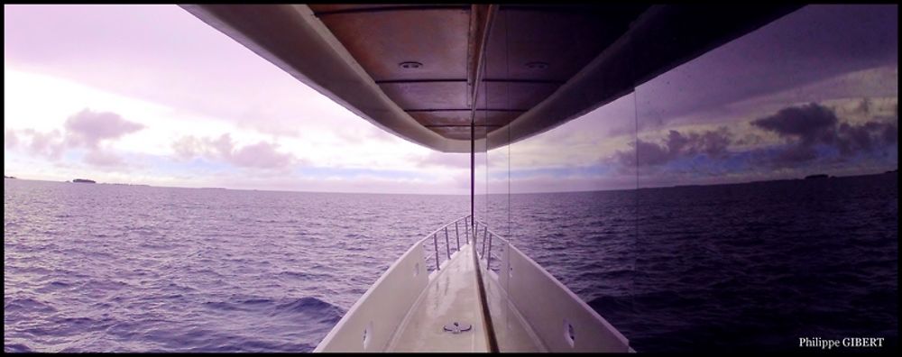 Effet Miroir  :-) in board  !! - Philomaldives  Guide  Maldives