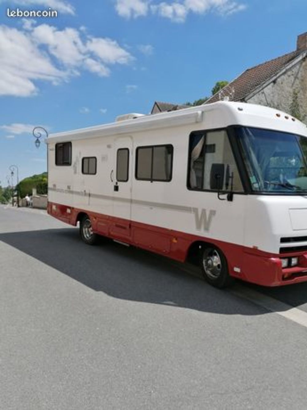 Re: Camping Car Américain Intégral (Poids lourd) - winnebago1