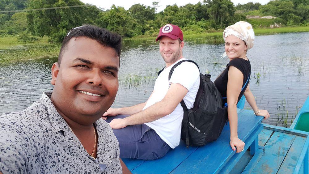 Re: Super chauffeur, adorable, honnête et connaissant le Sri Lanka parfaitement (y compris hors des sentiers battus par les touristes!) - Marilouisa